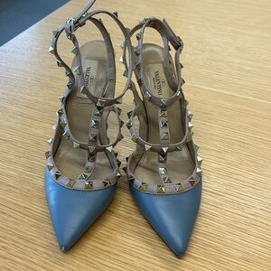 Valentino Garavani Rockstud Light Blue Leather Pumps, size EU 38.5, 10cm Heel